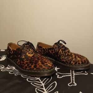 Cheetah-Print Smiths Dr. Martens